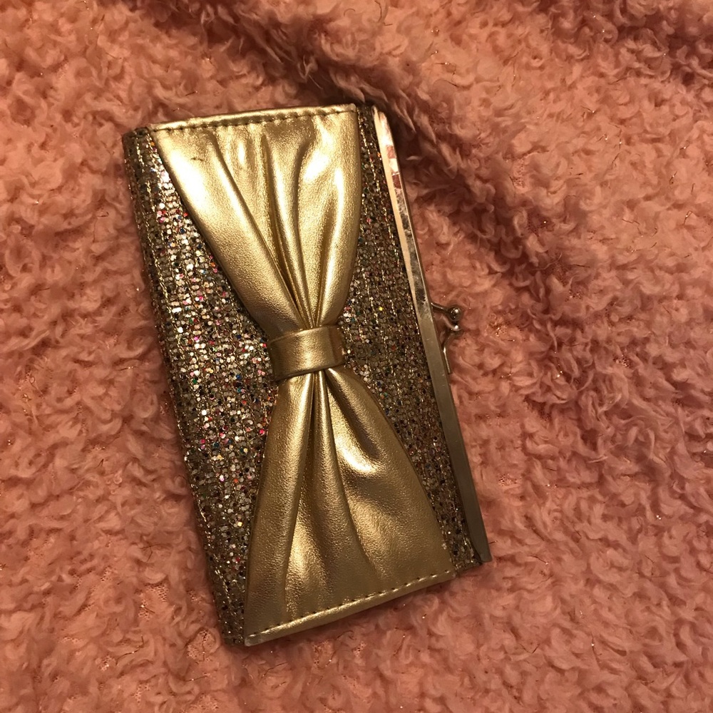 Clutch purse wallet